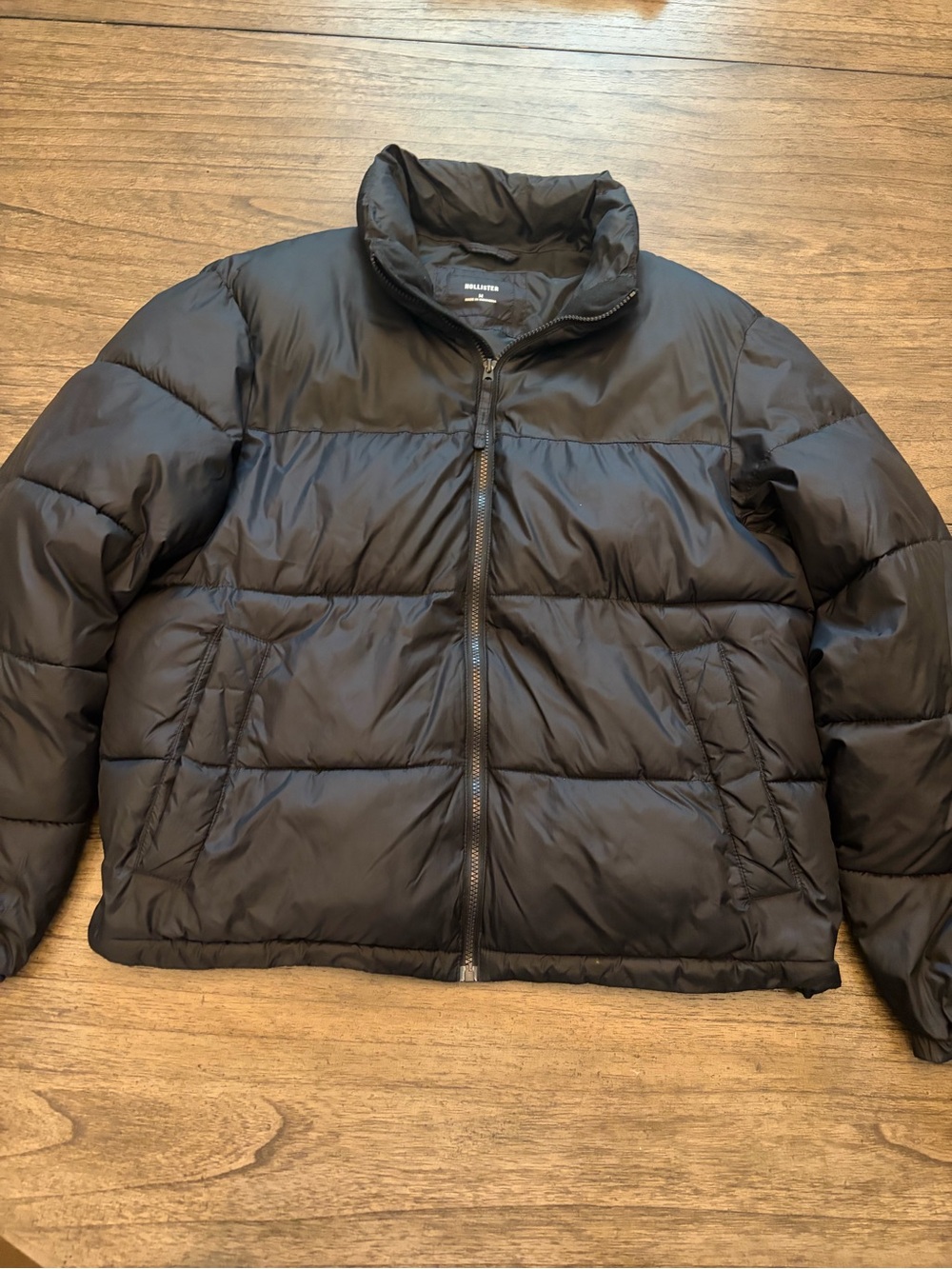 Hollister Men's Black Puffer Jacket - Lightweight Insulated Coat